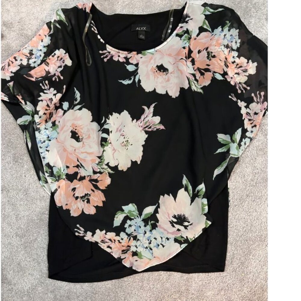 Black floral blouse : L